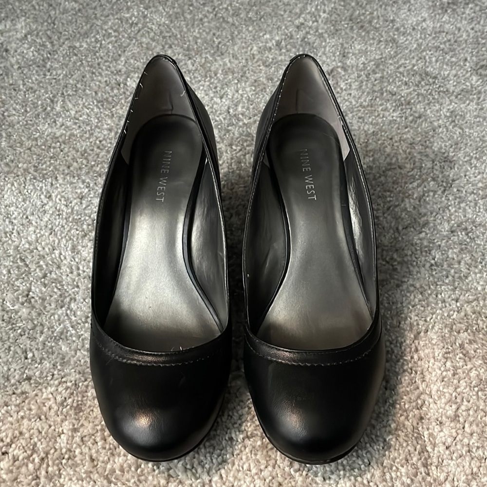 Nine West wedge pump